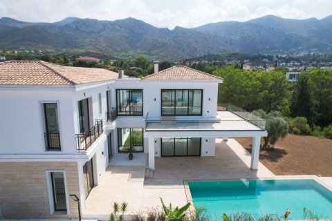 4+1 Villa  i Girne,  Nr. 211811 - 4