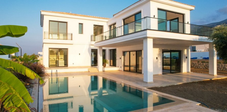 4+1 Villa  i Girne,  Nr. 211811