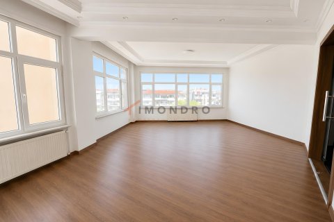 Apartment for sale  in Fatih, Istanbul, Turkey, 3 bedrooms, 140m2, No. 228615 – photo 3