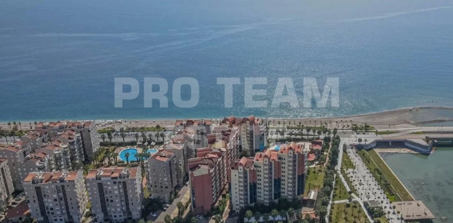 Apartment  in Konyaalti, Antalya, Turkey No. 211744