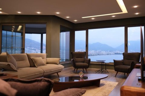 3+1 Leilighet  i Alanya, Antalya, Tyrkia Nr. 213488