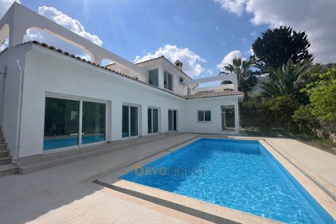 4+1 Villa  in Ozankoy, Girne, Northern Cyprus No. 225698