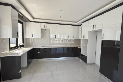 Продажа квартиры в Фамагусте, Северный Кипр 3+1, 160м2, №212549 – фото 17