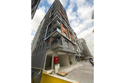 2+1 Apartment  in Küçükçekmece, Istanbul, Turkey No. 216043