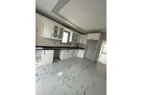 5+1 Villa  i Dosemealti, Antalya, Turkiet Nr. 215086 - 7
