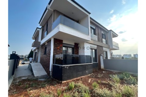 5+1 Villa  i Dosemealti, Antalya, Turkiet Nr. 215086 - 2
