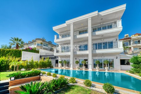 5+1 Villa  in Alanya, Antalya, Turkey No. 215008