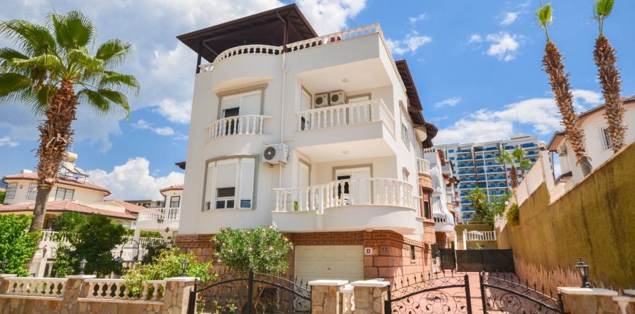 5+1 Villa i Mahmutlar, Antalya, Tyrkiet Nr. 217433