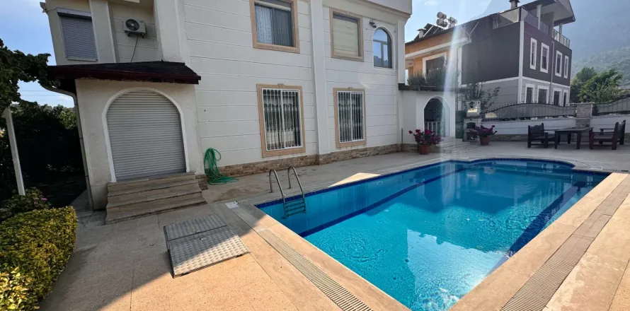 5+1 Lägenhet  i Turkiet Nr. 224085