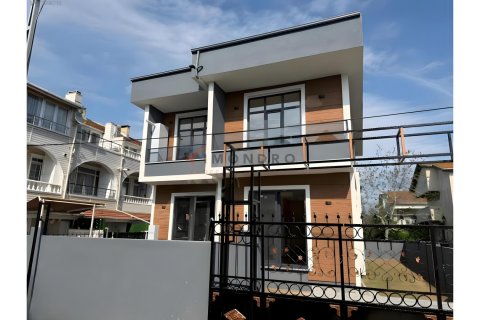5+1 Villa  i Silivri, istanbul, Turkiet Nr. 224528 - 2