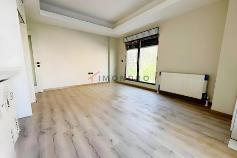 1+1 Wohnung in Besiktas, Istanbul, Türkei Nr. 229033 - 14