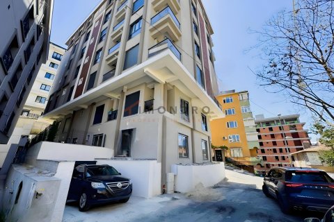 1+1 Wohnung in Besiktas, Istanbul, Türkei Nr. 229033 - 2