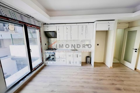 1+1 Wohnung in Besiktas, Istanbul, Türkei Nr. 229033 - 5