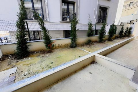 1+1 Wohnung in Besiktas, Istanbul, Türkei Nr. 229033 - 20
