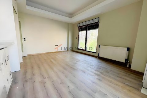 1+1 Wohnung in Besiktas, Istanbul, Türkei Nr. 229033 - 15