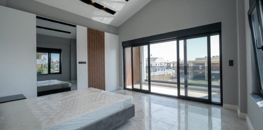 Villa  4+1  Antalya, Türkiye №228540