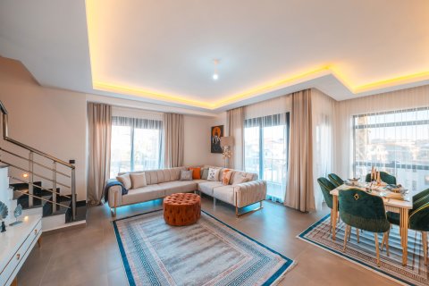 2+1 Apartment  in Oba, Antalya, Turkey No. 221492