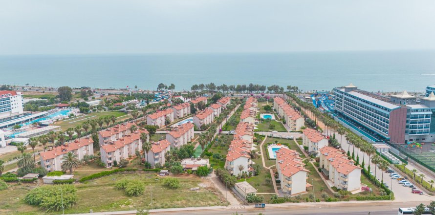 4+1 Apartment  in Alanya, Antalya, Turkey No. 216745