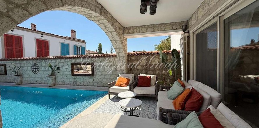 Villa 6+1 Çeşme, İzmir, Türkiye №212146