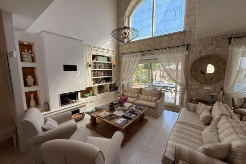 Villa 6+1 Çeşme, İzmir, Türkiye №212146 - 3