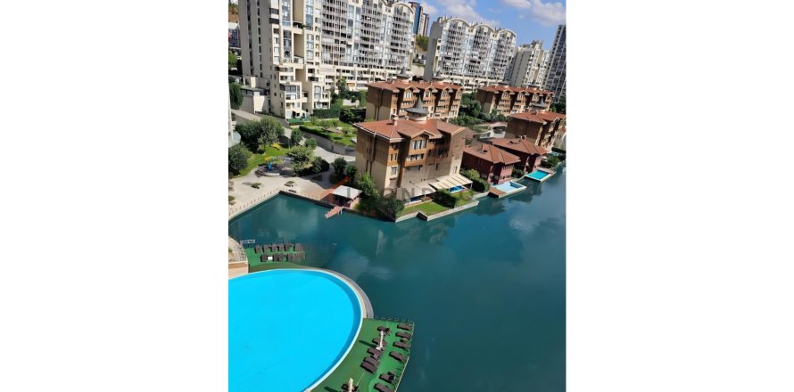 1+1 Apartment in Küçükçekmece, Istanbul, Turkey No. 224359