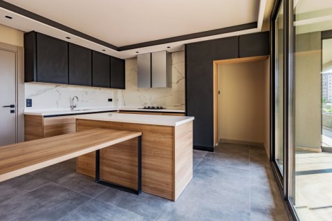 4+1 Wohnung  in Mersin, Türkei Nr. 88327 - 28