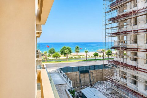 1+1 Apartment  in Mahmutlar, Antalya, Turkey No. 237469