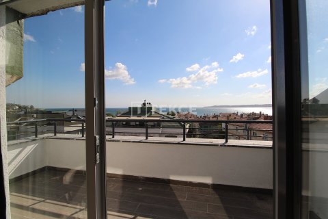 Apartment for sale in Bueyuekcekmece, Istanbul, Turkey, 3 bedrooms, 165m2, No. 224474 – photo 22