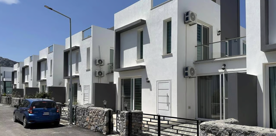 Villa in Girne, Northern Cyprus No. 212047
