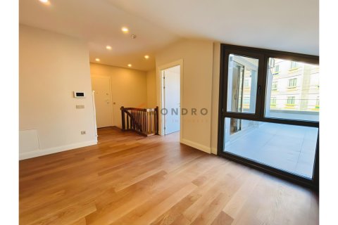 5+1 Wohnung  in Besiktas, Istanbul, Türkei Nr. 215315 - 17