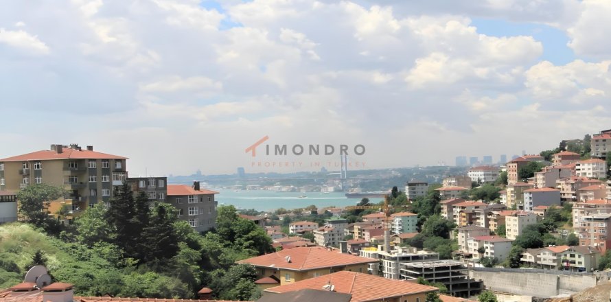 5+1 Apartment in Üsküdar, Istanbul, Turkey No. 217264