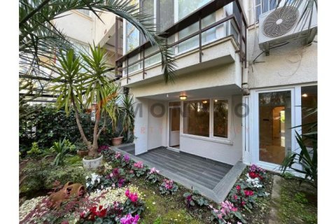 2+1 Apartment  in Kadikoy, Istanbul, Turkey No. 224438