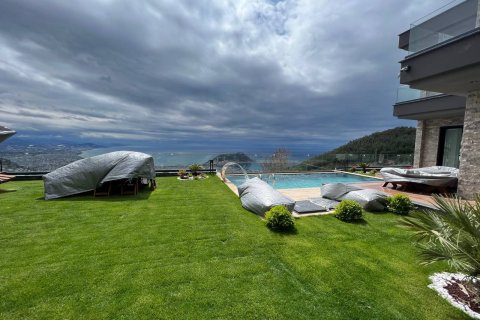 5+1 Villa  in Antalya, Turkey No. 222901