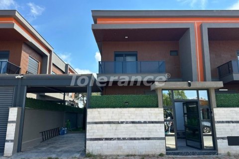 4+1 Villa  i Antalya, Tyrkiet Nr. 228405