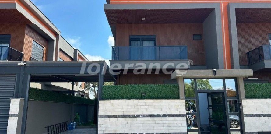 Villa  4+1  Antalya, Türkiye №228405