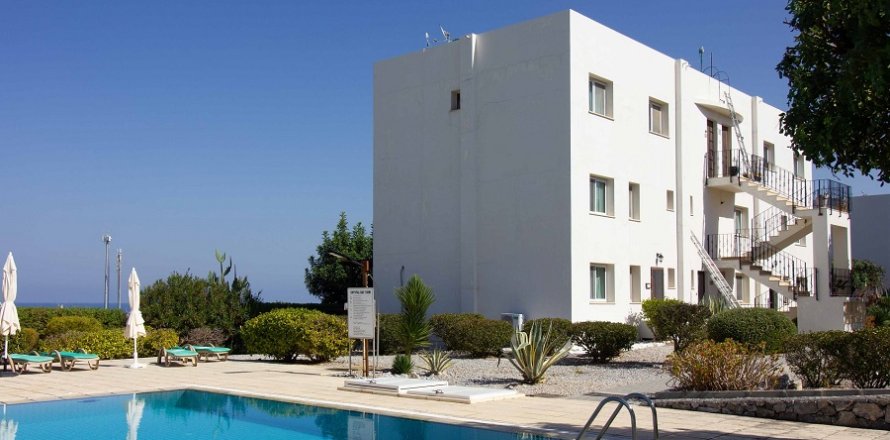 2+1 Apartment in Girne, Northern Cyprus No. 211835