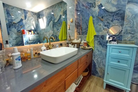 Apartment for sale in Girne, Northern Cyprus, 2 bedrooms, 60m2, No. 211835 – photo 19