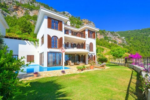 ویلا در  Alanya ، ترکیه 5 خوابه ، 400 متر مربع.  شماره 102336