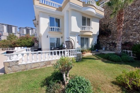 ویلا در  Antalya ، ترکیه 4 خوابه ، 280 متر مربع.  شماره 222838