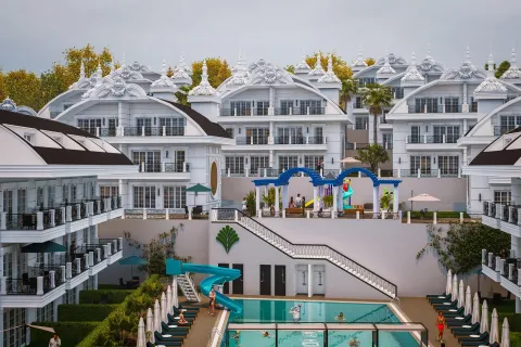 3+1 Apartment  in Alanya, Antalya, Turkey No. 223969