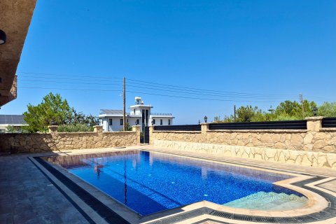 Продажа виллы в Гирне, Северный Кипр 6 комн., 400м2, №228824 – фото 8