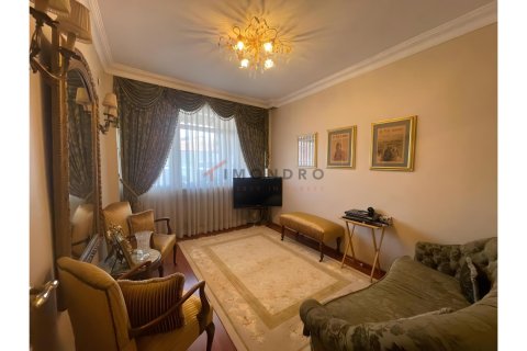 2+1 Wohnung in Besiktas, Istanbul, Türkei Nr. 215408 - 13