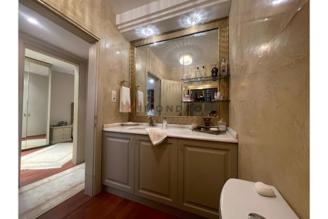 2+1 Wohnung in Besiktas, Istanbul, Türkei Nr. 215408 - 12