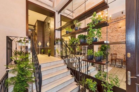 ملک تجاری در Istanbul ، ترکیه 1650 متر مربع. شماره 222743 - 2