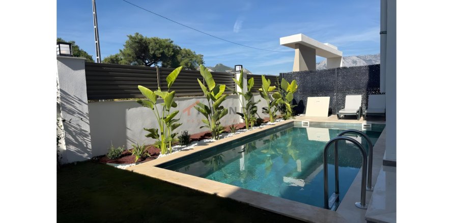 5+1 Villa  i Dosemealti, Antalya, Tyrkiet Nr. 222399