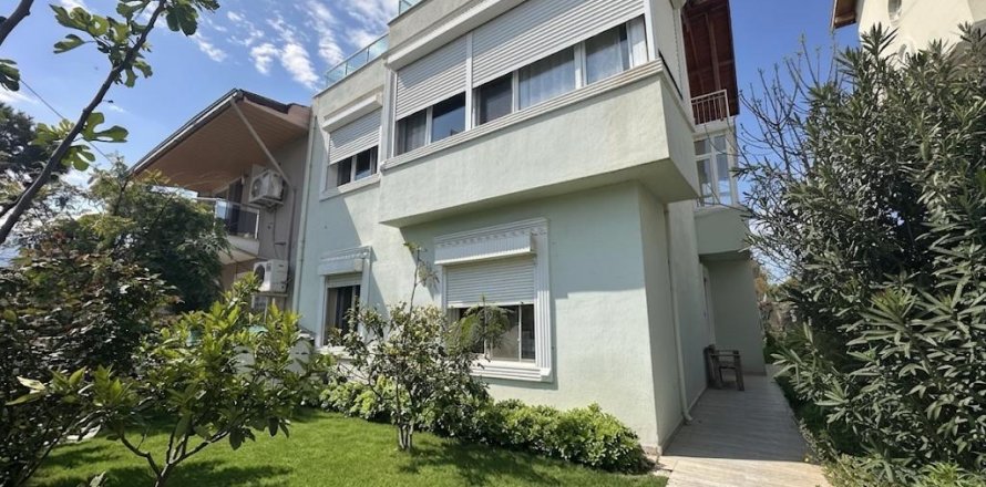 4+2 Villa in Izmir, Turkey No. 226234