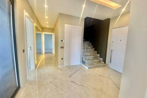آپارتمان در  Alanya ، ترکیه 200 متر مربع.  شماره 212104 - 17