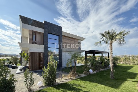 4+1 Villa  in Milas, Mugla, Turkey No. 221824