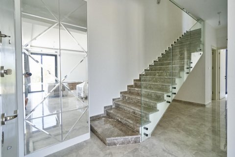 4+1 Villa  i Catalkoy, Girne,  Nr. 214616 - 12