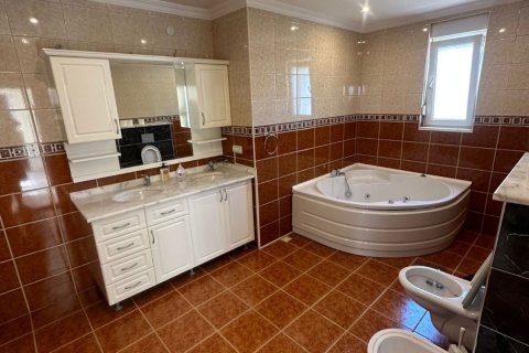 3+1 Villa  in Mahmutlar, Antalya, Türkei Nr. 217879 - 14